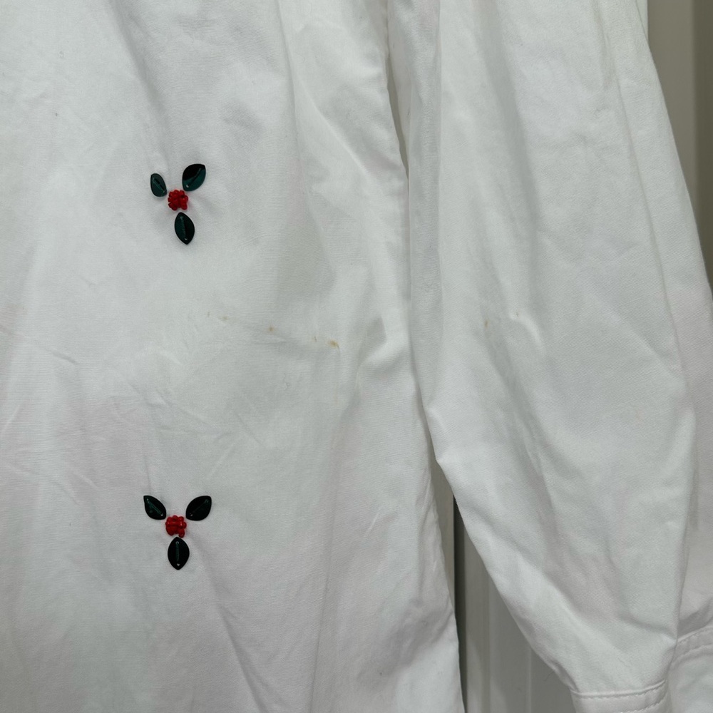Talbots Women’s Button Down Shirt Small Sequin Holly Berry White Cotton Blouse - Picture 11 of 11